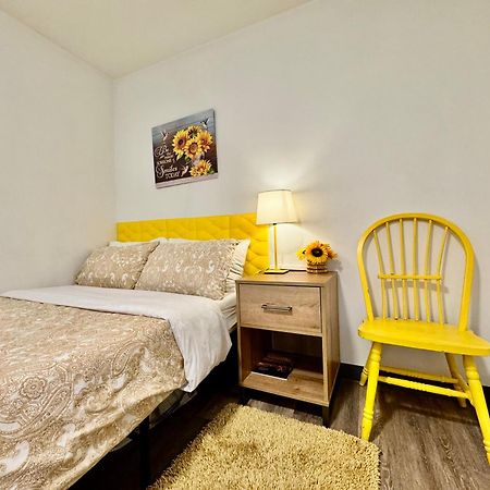 Private Room With Shared Bathroom On The 1St Floor 10 Minutes Walk To University Of Washington Seattle Bagian luar foto
