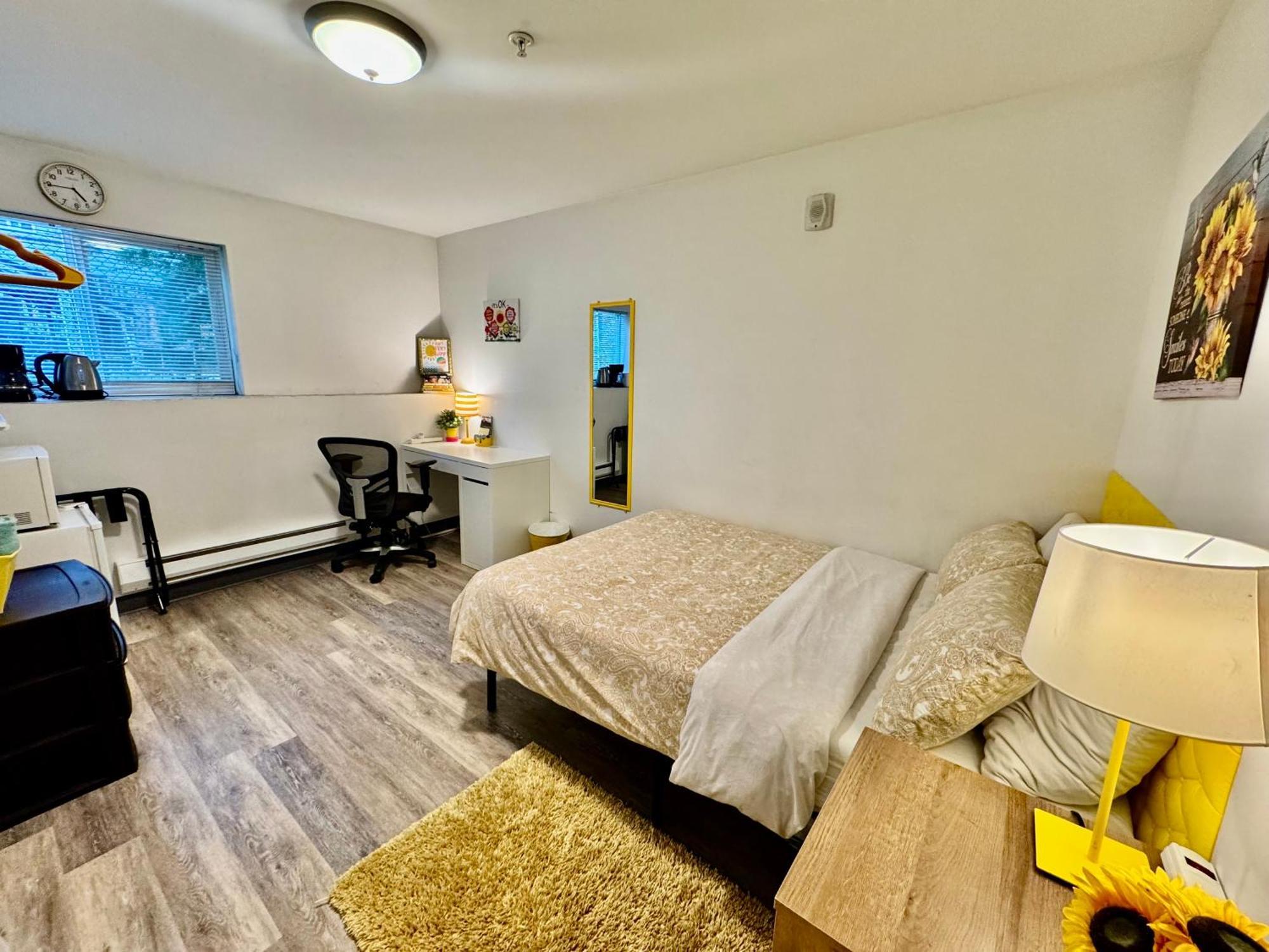 Private Room With Shared Bathroom On The 1St Floor 10 Minutes Walk To University Of Washington Seattle Bagian luar foto